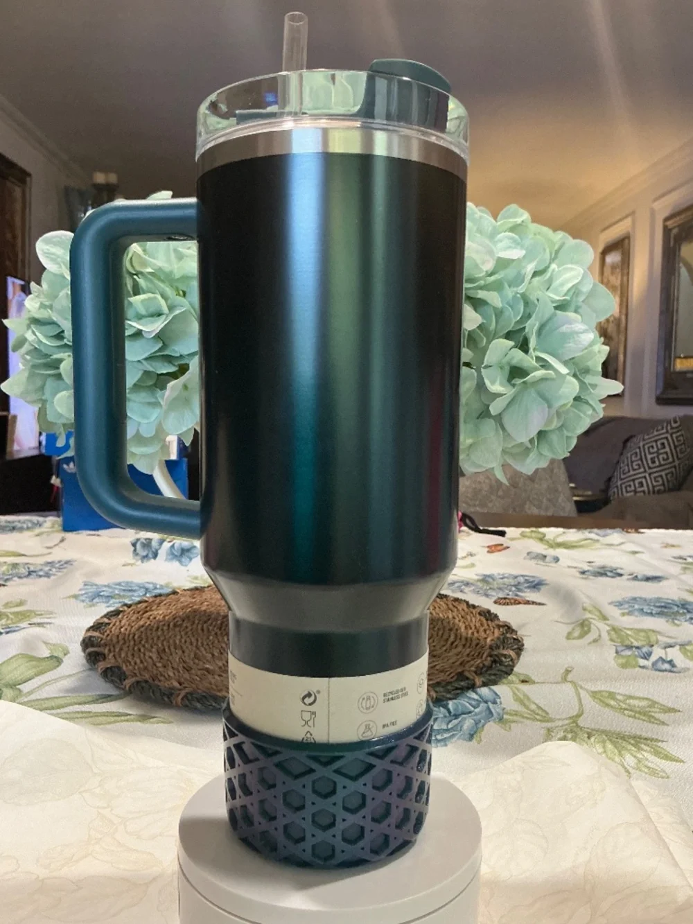STANLEY EVERGREEN GLOW EUROPE EDITION NEW WITH BOOT - Picture 3 of 5